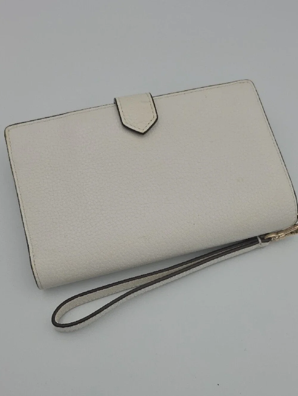 Kate Spade White Rainbow Pride Limited Edition Phone Wristlet/Wallet (EUC)✨️🌈✨️